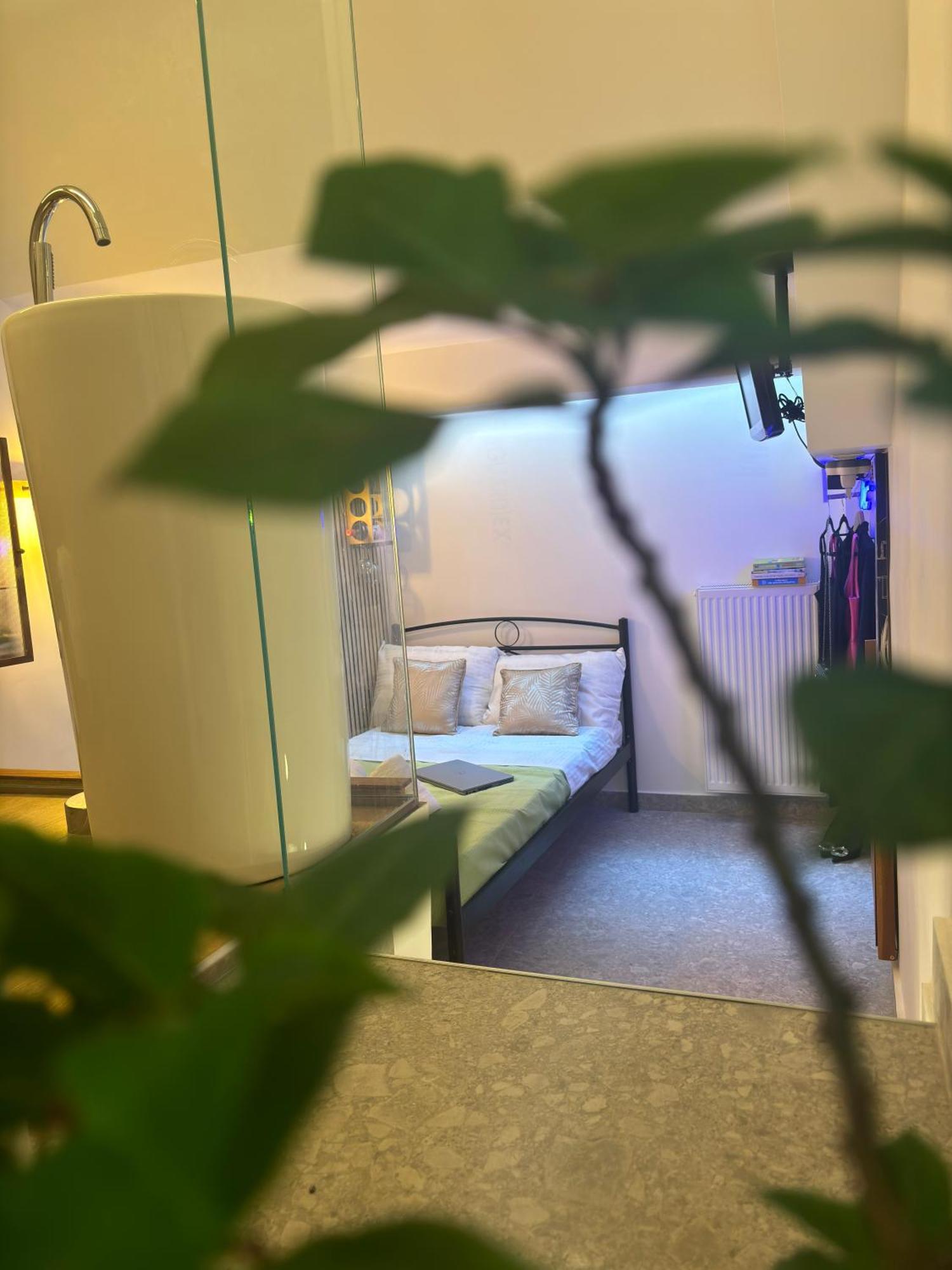 Cute Tiny At Pagrati, Center Apartment *