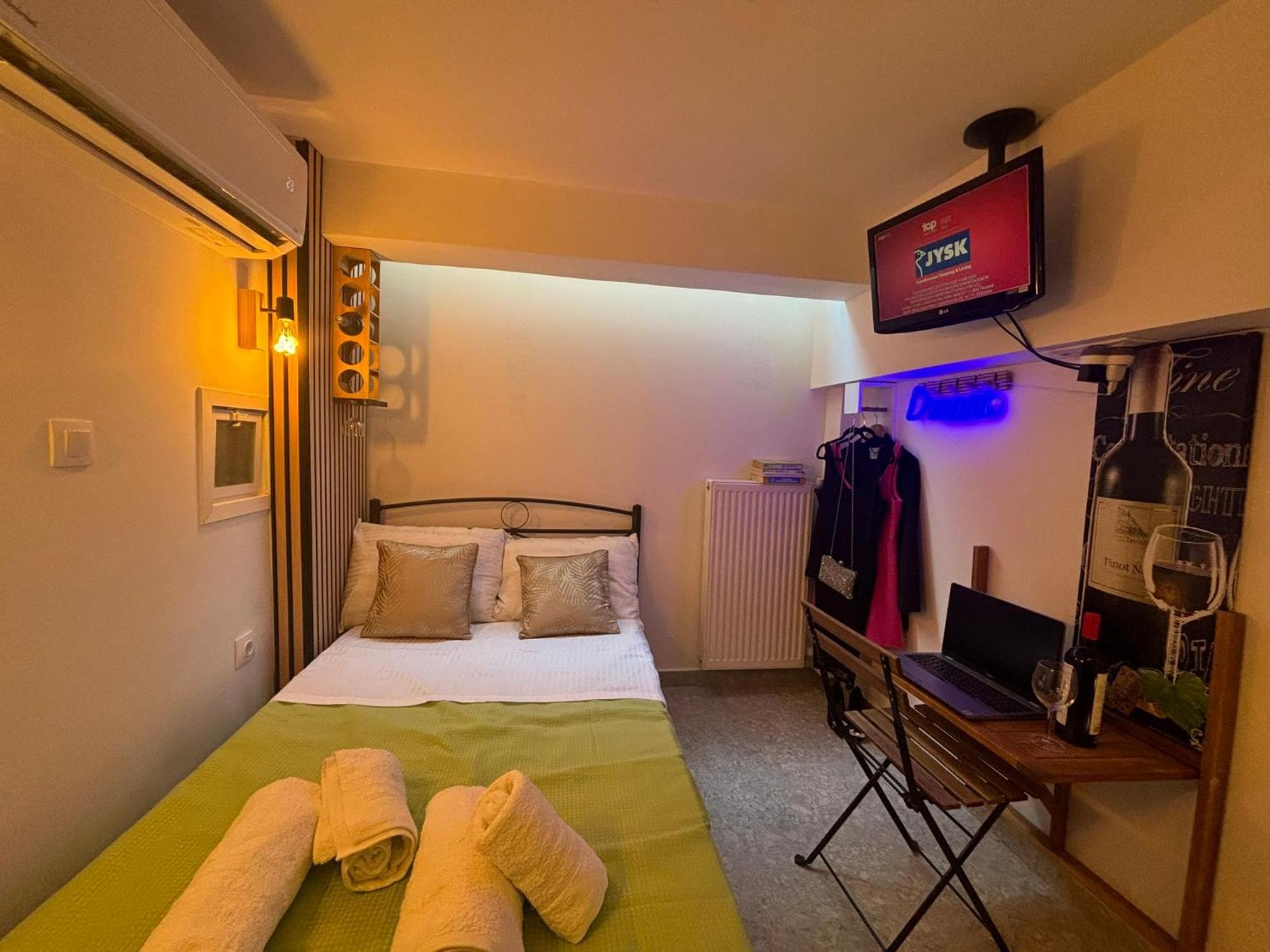 Cute Tiny At Pagrati, Center Apartment Athens